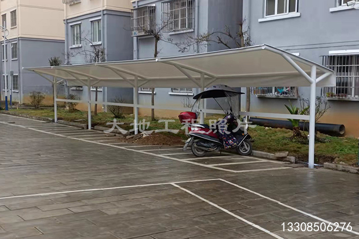 2024年8月15日，貴州榕江六合人家電瓶車充電車棚順利竣工