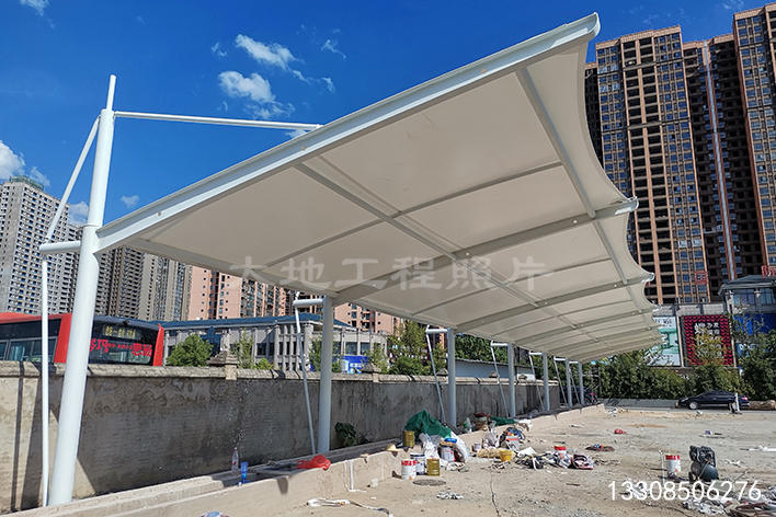 2023年9月16日，貴州岑鞏客運(yùn)站充電站雨棚順利竣工