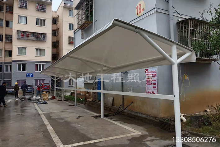 2023年10月30日，貴州關(guān)嶺八角巖小區(qū)電動(dòng)車充電車棚順利竣工